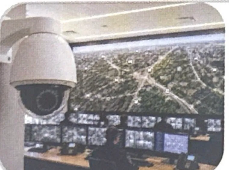 Videowall de CCTV con cámara domo en primer plano