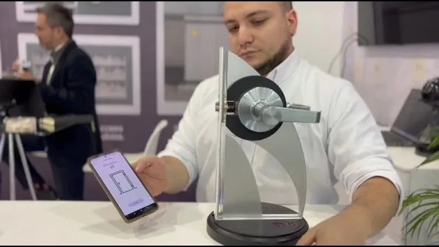 Demostración del cilindro KSC1 abriéndose desde un celular
