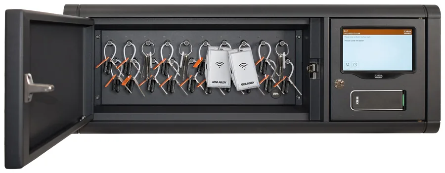 Traka Touch Core con la puerta abierta y sus posiciones de llaves